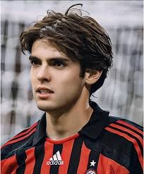 3-0！14亿豪门终结3连平紧追领头羊 神锋两记世界波15轮狂轰16球