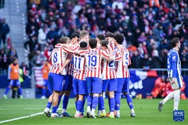 从国米手中抢人！昔日后卫火线回归，巴萨后防迎来“万能钥匙”